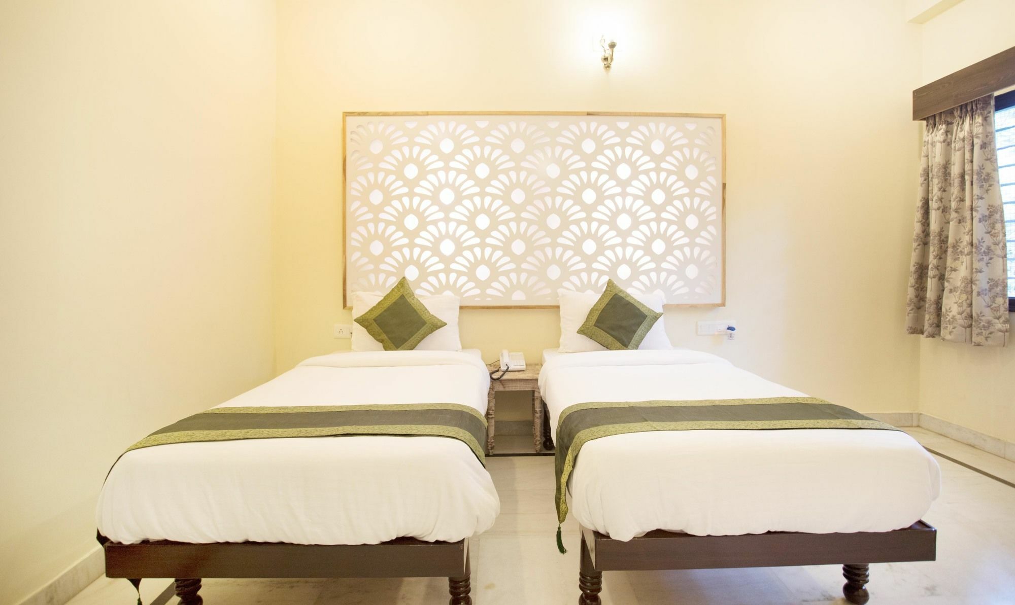 Treebo Trend Jhalamaan Lake Pichola Udaipur Ngoại thất bức ảnh